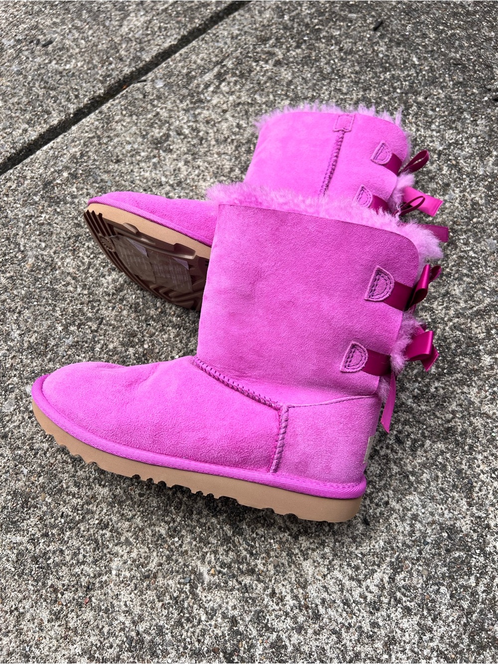 NWOT UGG - Kids Pink Suede Shearling Bow Back Boots